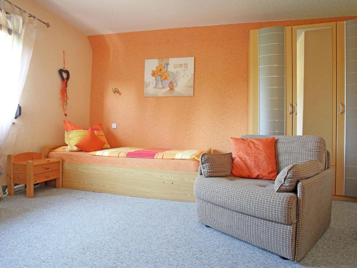 Apartment With Terrace And Pool In The Garden Pracht Eksteriør billede